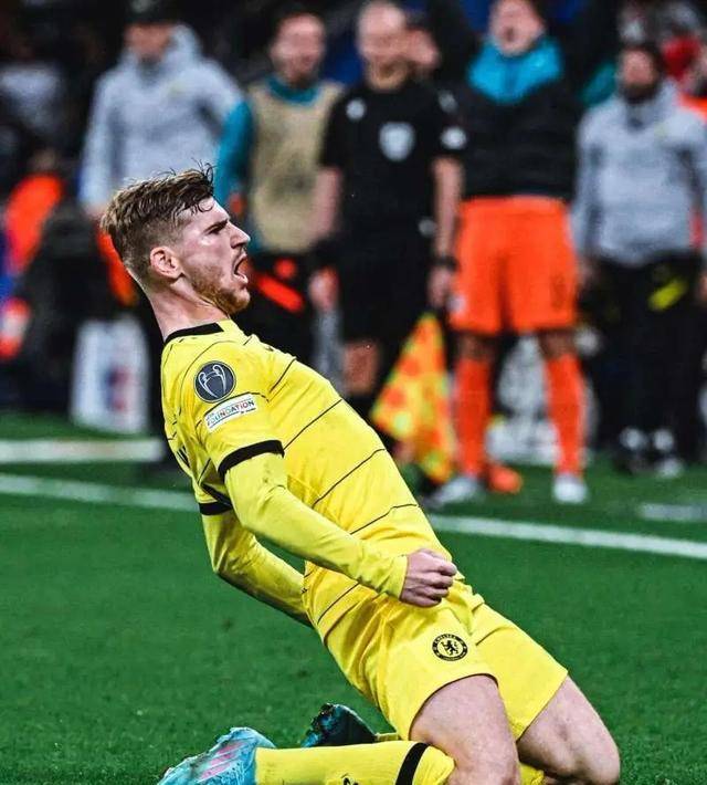 广东宏远训练开放日，今晚完成体检引欢呼，国王杯在即，阵容厚度经受考验